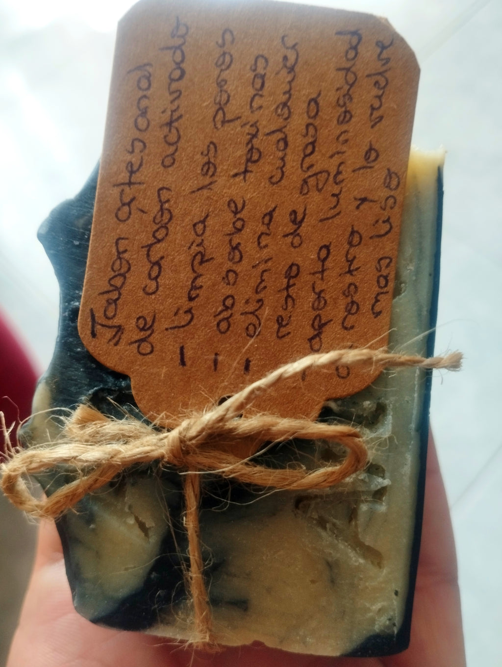 Jabon artesanal de carbon activado